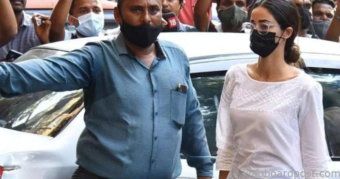 ఈడీ విచారణకు హాజరైన లైగర్ బ్యూటీ 1 Ananya panday arrives at nc