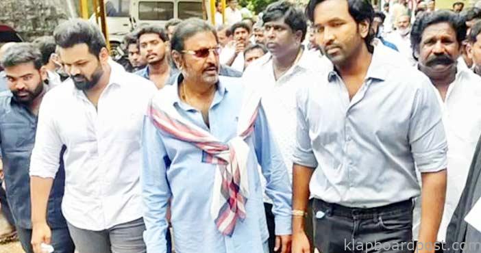 తిరుపతి కోర్టుకు హాజరైన నటుడు మోహన్బాబు 1 Mohan Babu at Tirupati cour