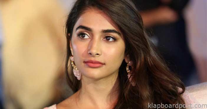 పూజా హెగ్డేకు చేదు అనుభవం 1 Pooja Hegde fires on Indigo