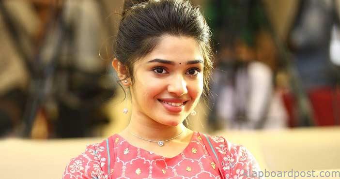 రామ్తో డాన్స్ అనేసరికి భయం వేసింది: కృతిశెట్టి 1 Krithi shetty about ram pot