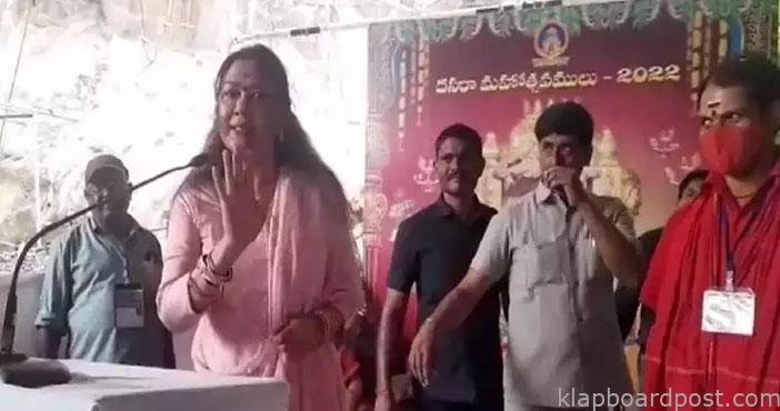 అమ్మవారిని దర్శించుకున్న నటి హేమ.. రిపోర్టర్పై ఫైర్ 1 Actress hema fires on repor