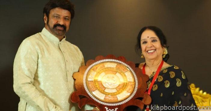 సీనియర్ నటి ఎల్. విజయలక్ష్మికి ఎన్టీఆర్ శతాబ్ది పురస్కారం 1 L vijayalakshmi got ntr sha