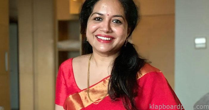 Singer sunitha son as a tol