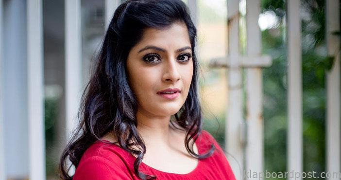 పదేళ్ల సినీ ప్రయాణం.. వరలక్ష్మీ శరత్ కుమార్ ఎమోషనల్ పోస్ట్ 1 Varalakshmi Sarathkumar