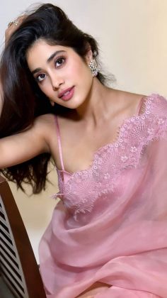 Actress Janhvi Kapoors Latest Photos 4