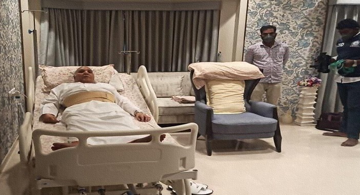 86-year-old Ramoji Rao falls sick; gets treatment at home