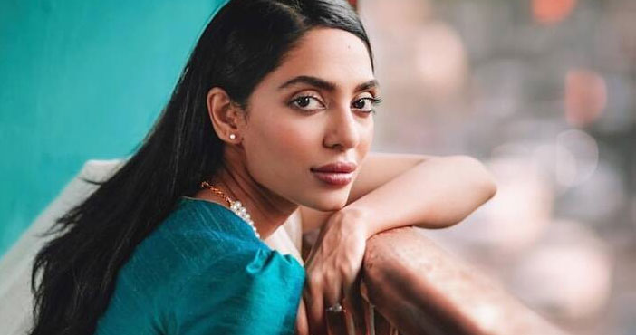 సమంతని పెళ్లికూతురుగా చూసి భావోద్వేగానిక గురైయ్యా: నటి శోభిత 1 sobhita dhulipala emotiona