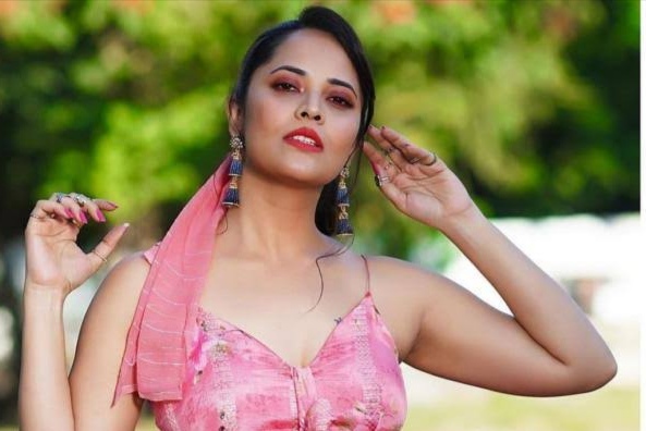 Anasuya gets trolled, and gives it back to a fan 1 Anasuya gets trolled and gives it back to a fan