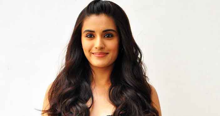 Hot beauty Divyansha Kaushik longing for success 1 Hot beauty Divyansha Kaushik longing for success