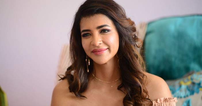 వాళ్ళకు ఏం తక్కువ.. అవకాశాలు ఎందుకు లేవు: మంచు లక్ష్మి 1 Manchu Lakshmi shocking com