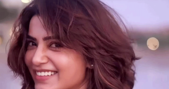 చిరునవ్వులతో అభిమానులను అలరిస్తున్న సమంత 1 Samantha in bali beach