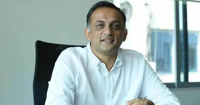 Baahubali producer takes a dig at a new hero deletes tweet