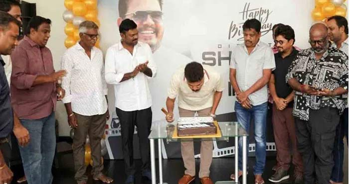 స్టార్ డైరెక్టర్ శంకర్ బర్త్డే సెలబ్రెషన్స్ 1 Director Shankar birthday c