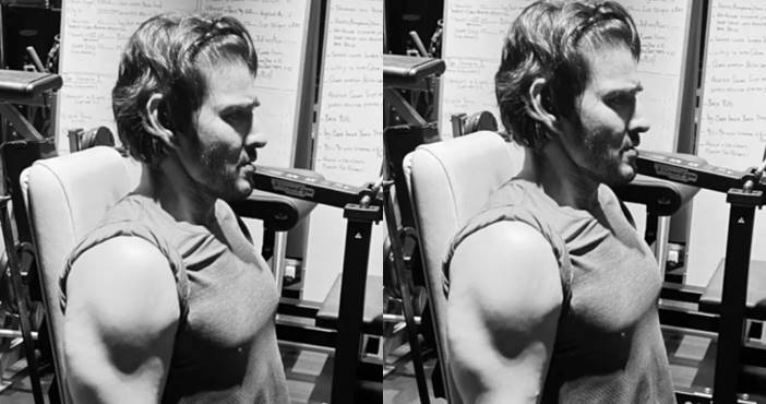 Mahesh Babu flexes biceps in new pic ; here's how Namrata Shirodkar reacted 1 Mahesh Babu flexes biceps in new pic heres how Namrata Shirodkar reacted