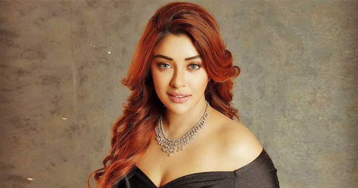 బాలీవుడ్ ఎంట్రీ ఇచ్చి ఉంటే నా బట్టలిప్పించేవారు: పాయల్ ఘోష్ 1 Payal Ghosh sensational com