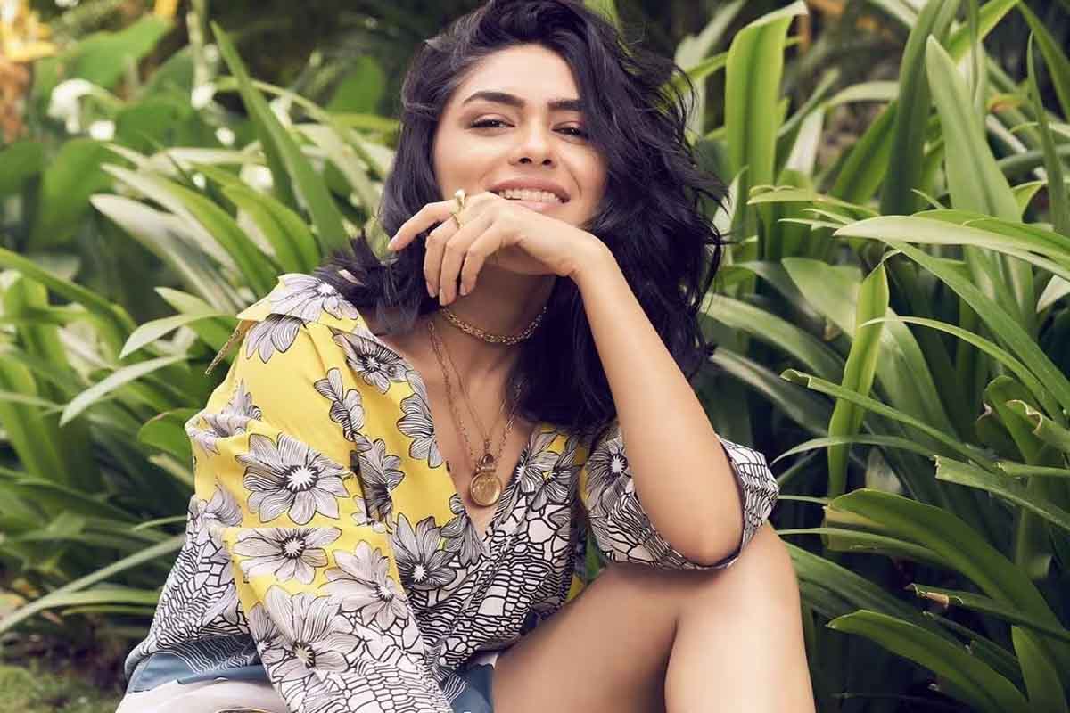 I own my thick thighs and I have no regrets: Mrunal Thakur 1 mrunal thakur