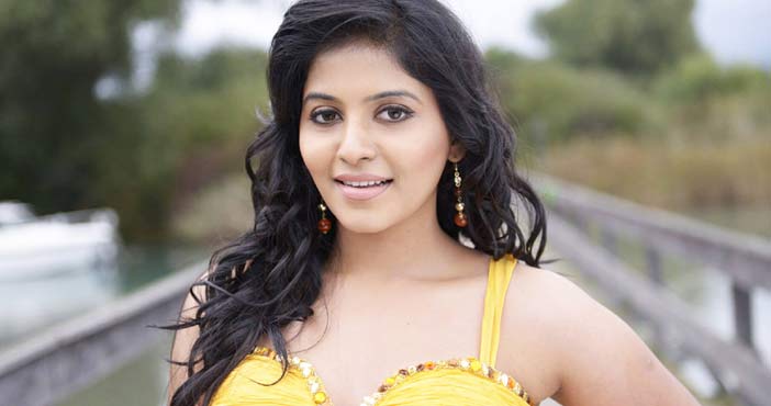 Anjali getting married to telugu producer