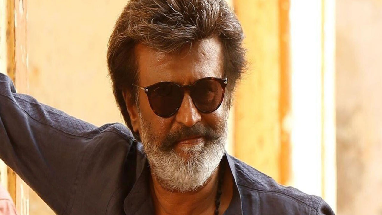Did you know Rajinikanth slept on the floor because of THIS actor? 1 Rajinikanth
