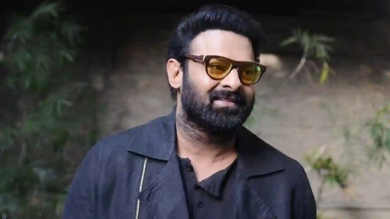 Prabhas: క్షణం తీరిక లేకుండా బాహుబలి.. ఎందుకంటే.. 1 Prabhas to work on three projects simultaneously