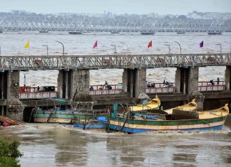 Vijayawada floods: Suspicion around three boats Vijayawada floods, Vijayawada Prakasam Barrage, AP news