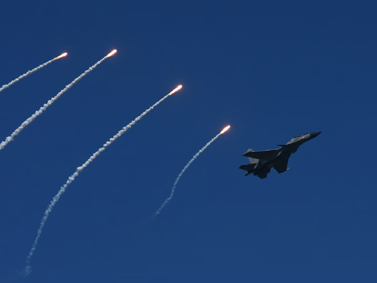 Tragic loss at Chennai air show: 4 dead and 96 hospitalized 1 Tragic loss at Chennai air show: 4 dead and 96 hospitalized