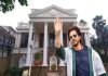 రెండు ఇల్లు లీజ్ కి తీసుకున్న Shah Rukh Khan.. రెంట్ ఎంతంటే Shah Rukh Khan enters the new Bollywood luxury property trend