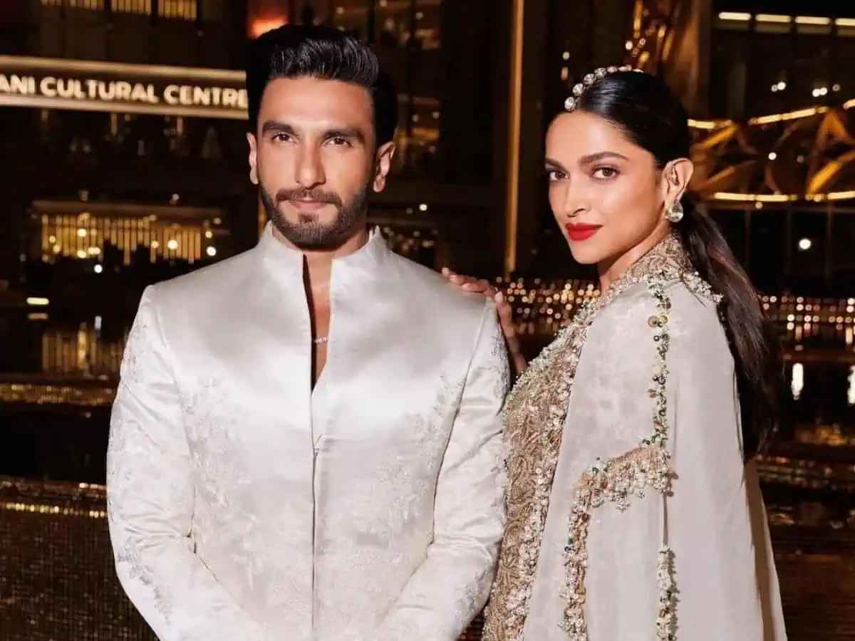 Ranveer Singh Deepika Padukone ఇద్దరూ కలిసి ఇన్ని కోట్లు సంపాదించారా? 1 Ranveer Singh Deepika Padukone combined net worth will shock you